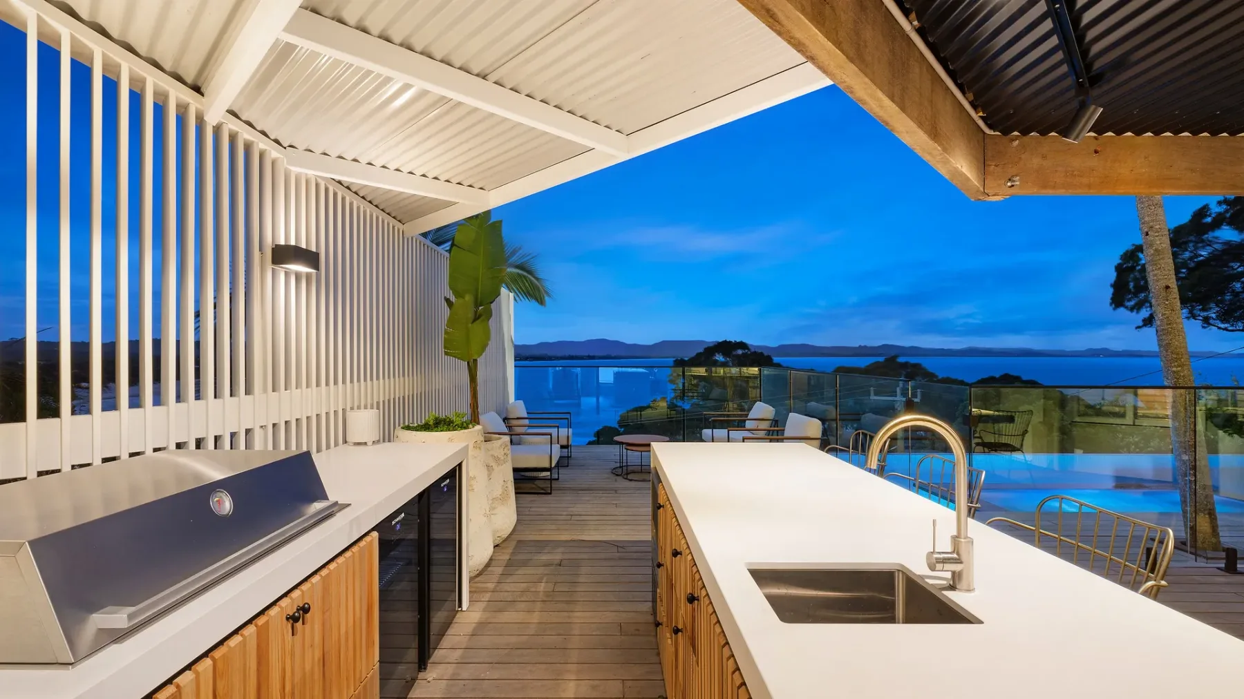 Sway – stunning 5 BR beach house with pool