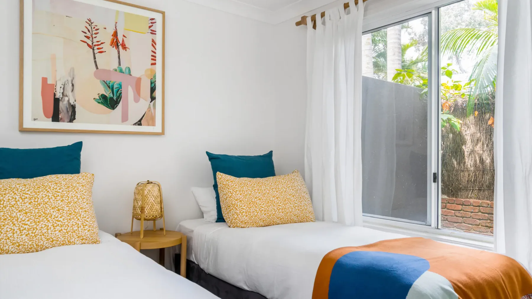 Baby Blue – 3 BR villa steps from Tallow Beach