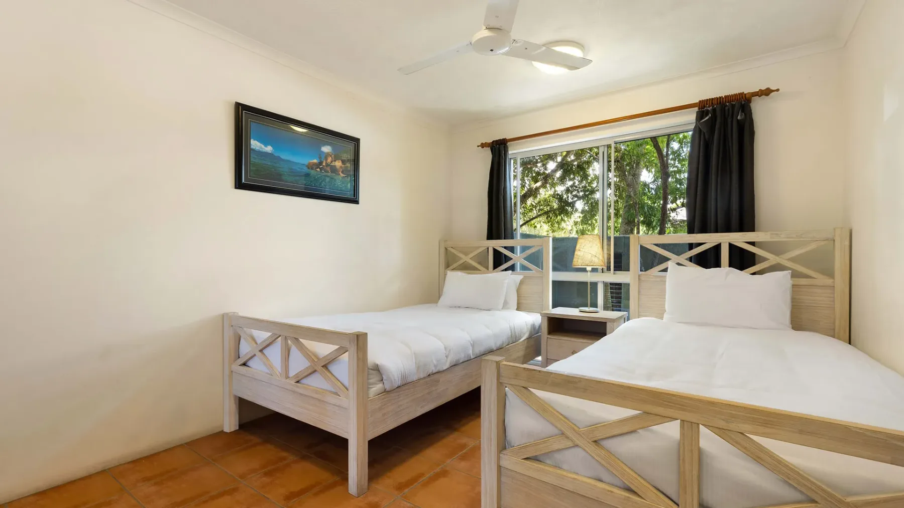 Clarkes Beach Villa – steps to beach & Byron town