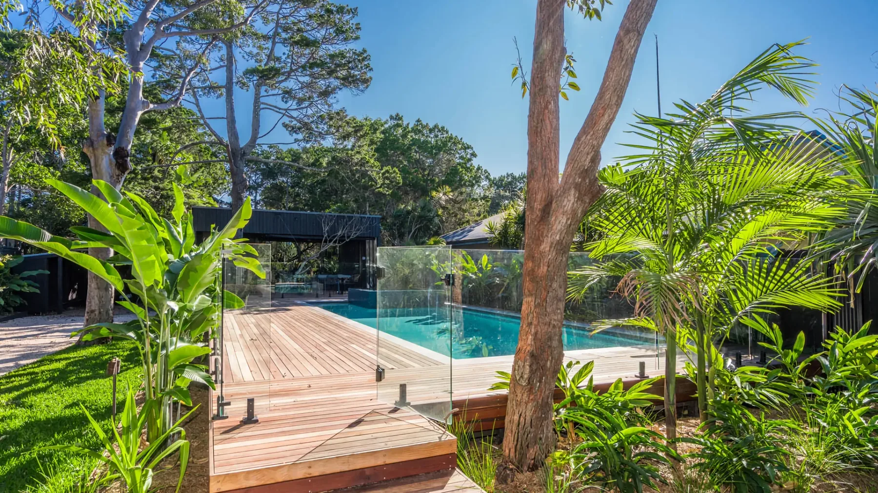 Tallowood – luxury beach house with pool & studio