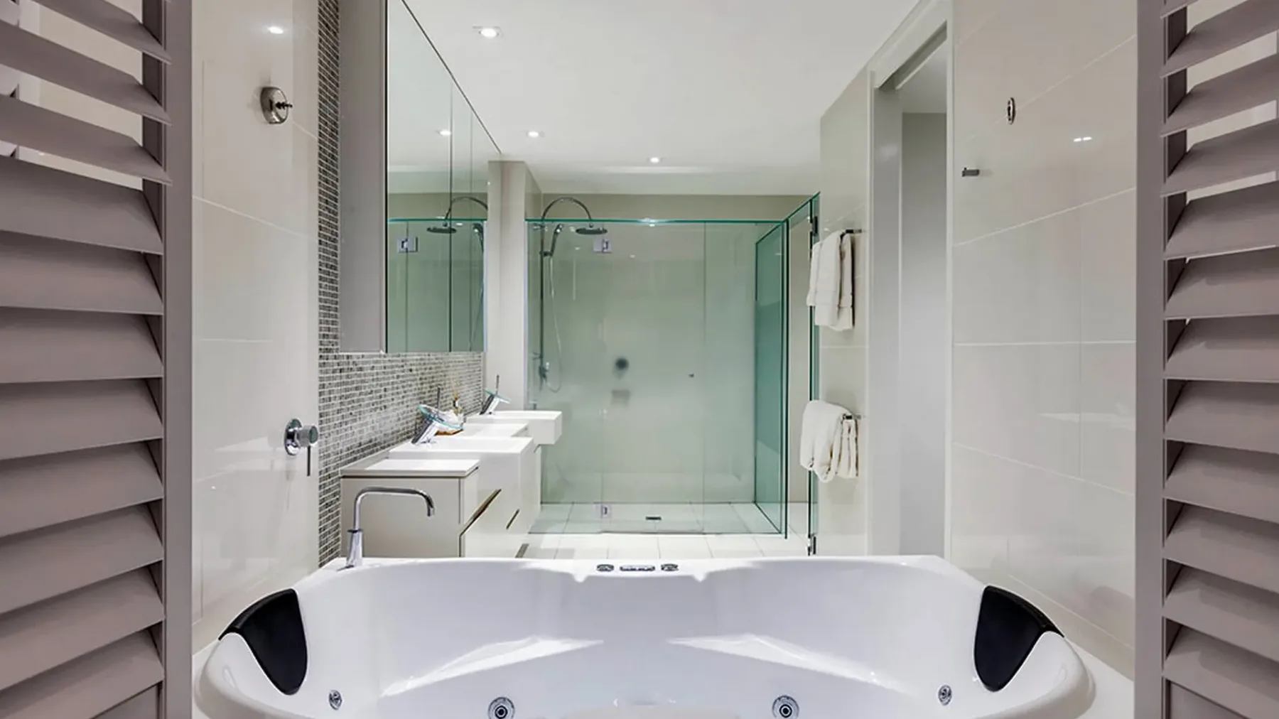 Luxury Apartment 1326 at Bells Boulevard