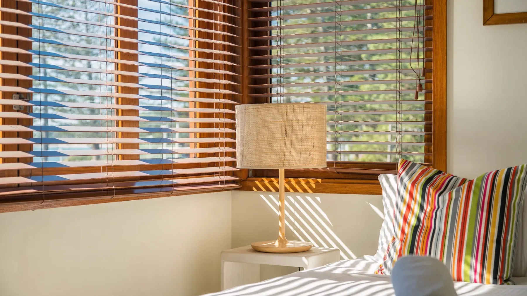 Quiksilver Apartments The Pass – steps from beach