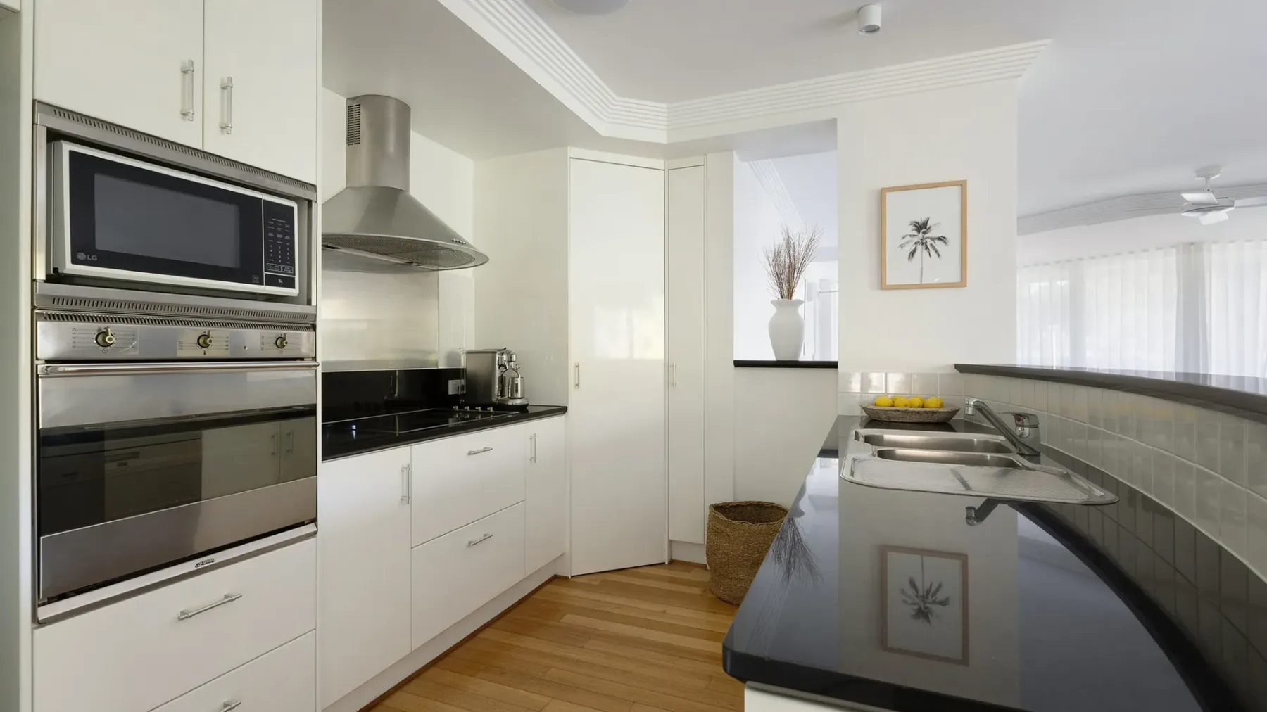 Oceanfront Byron Palms – 2 BR Main Beach apartment