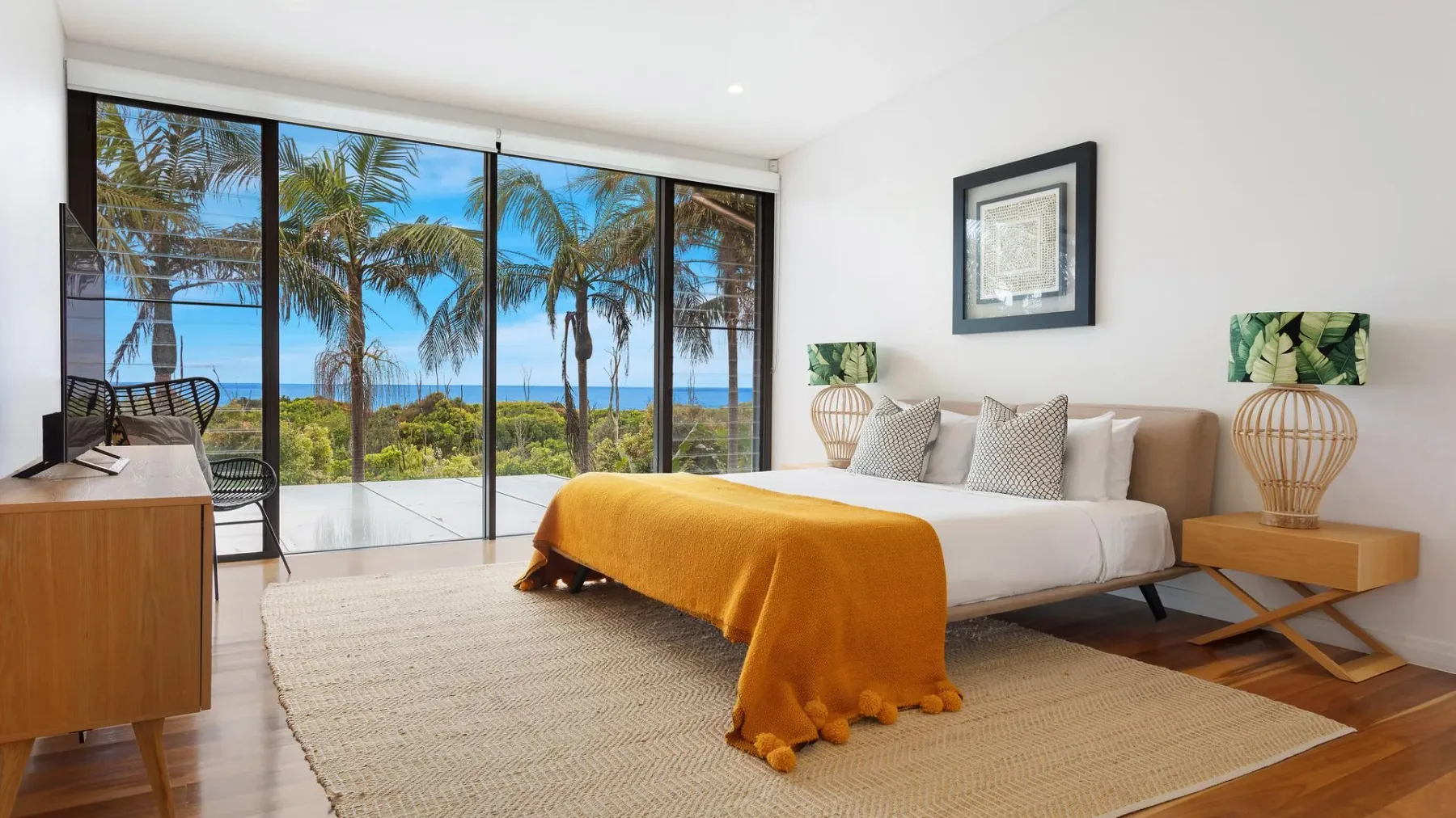 Kiah – nestled between Main & Belongil Beaches