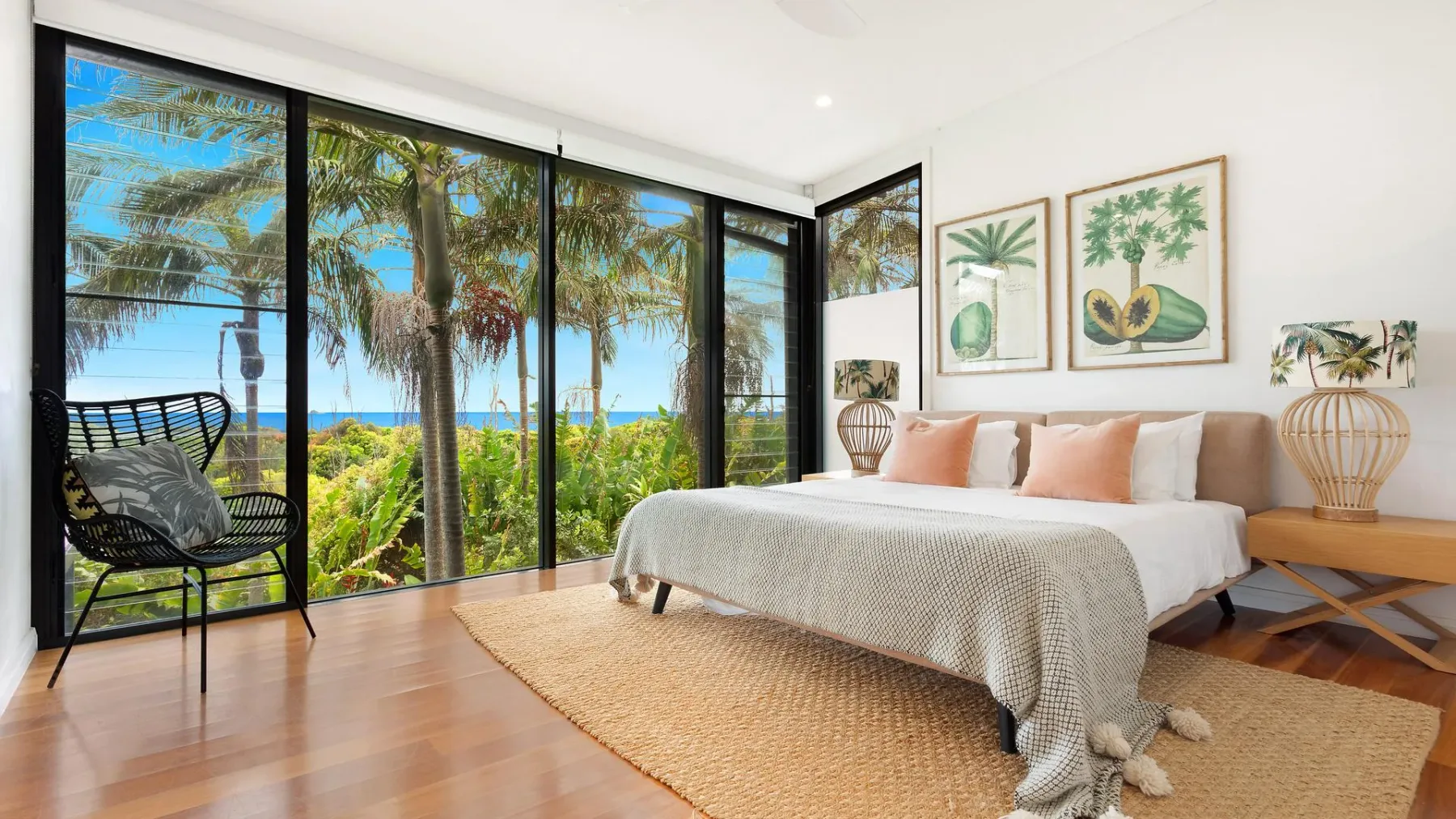 Kiah – nestled between Main & Belongil Beaches