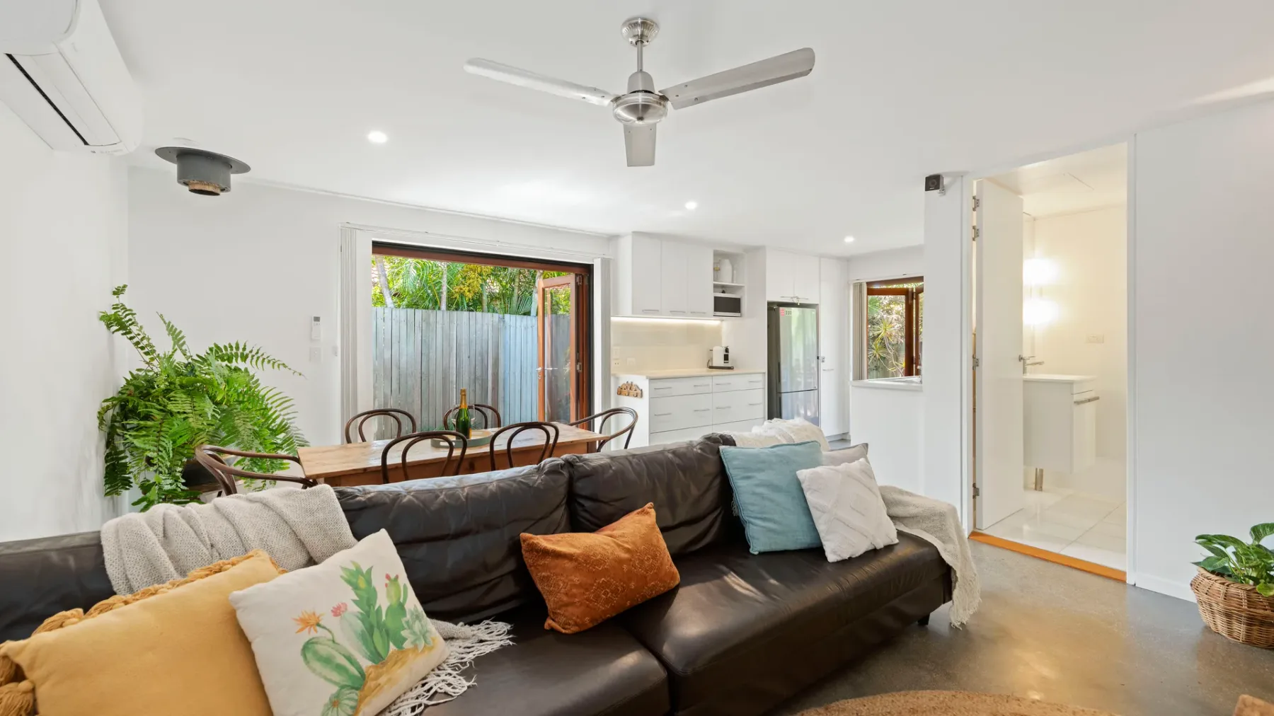 Tallow Beach Retreat – welcoming pet-friendly unit