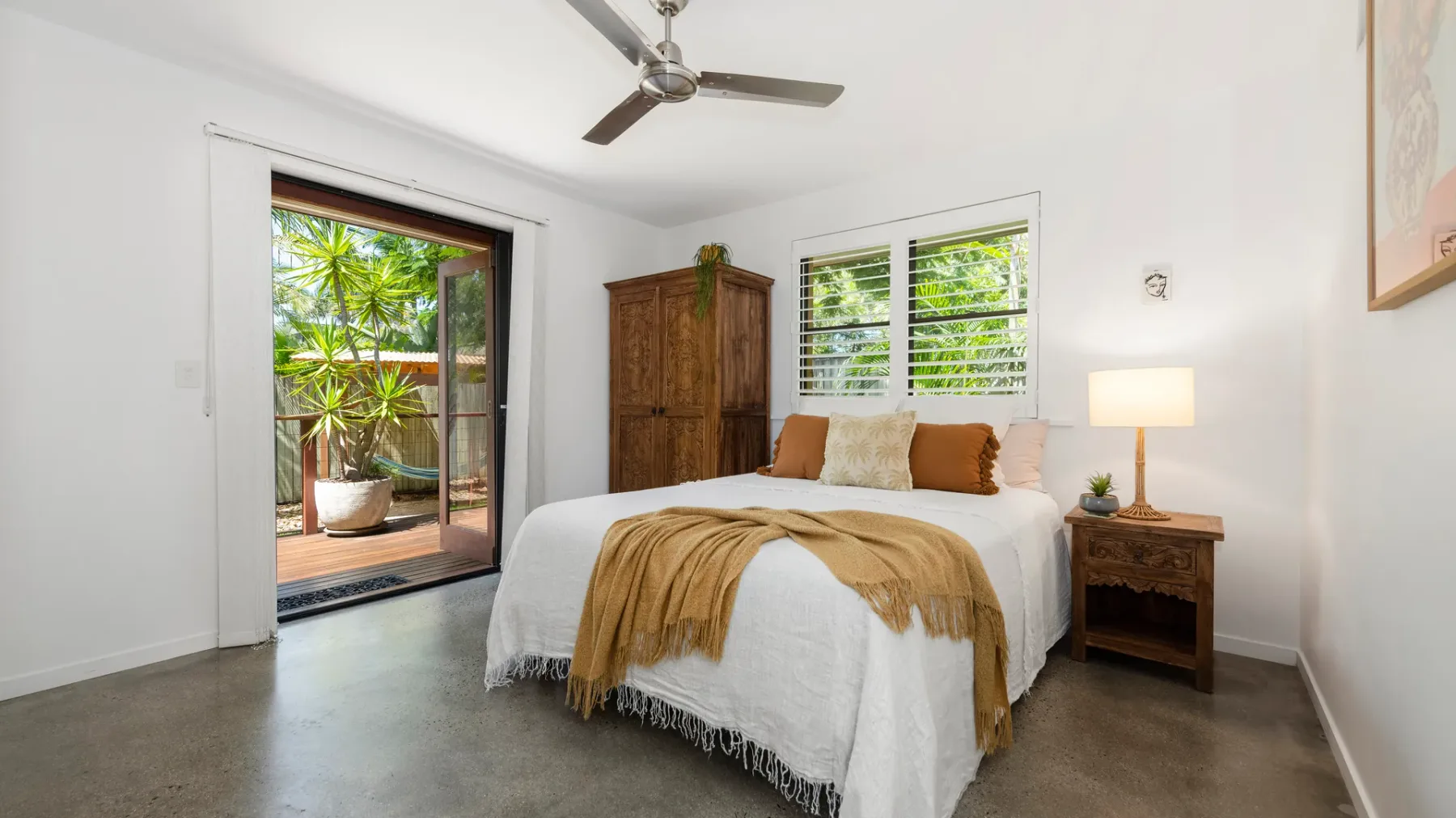 Tallow Beach Retreat – welcoming pet-friendly unit
