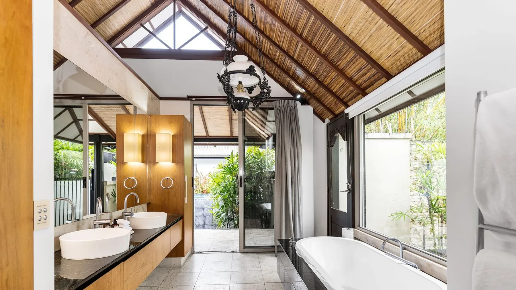 Grand Luxe Villa A – 19A Gordon St
