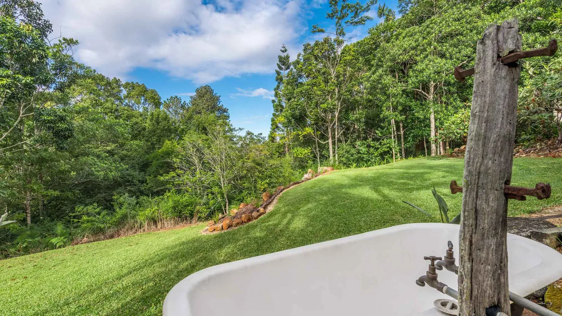 Twin Tallows – secluded couples retreat