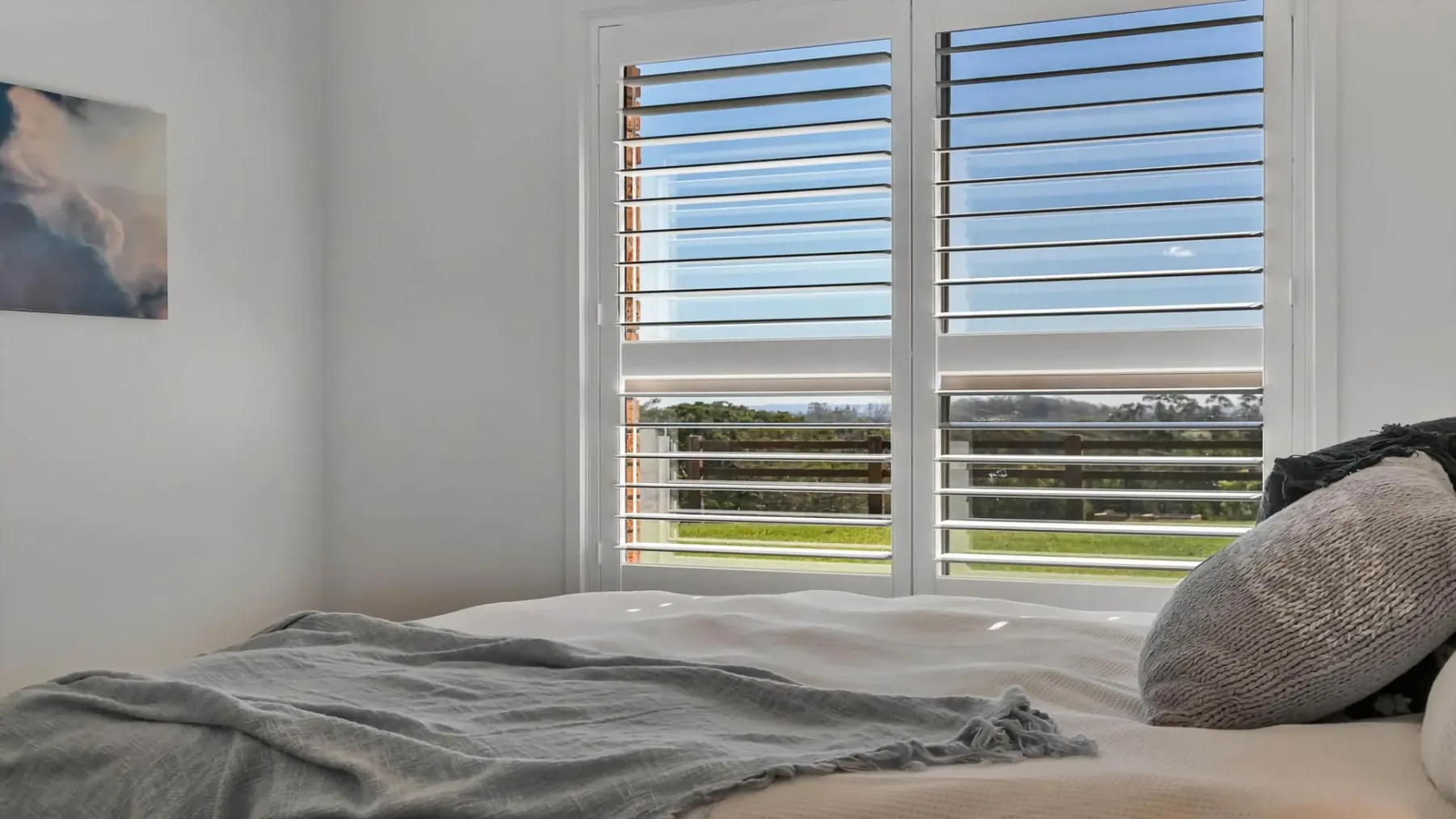 Paul’s Farmhouse – 4 BR rural retreat with views
