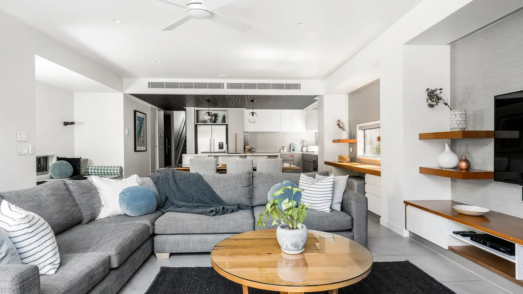 Kokos Beach House 1 – beachside luxury with pool