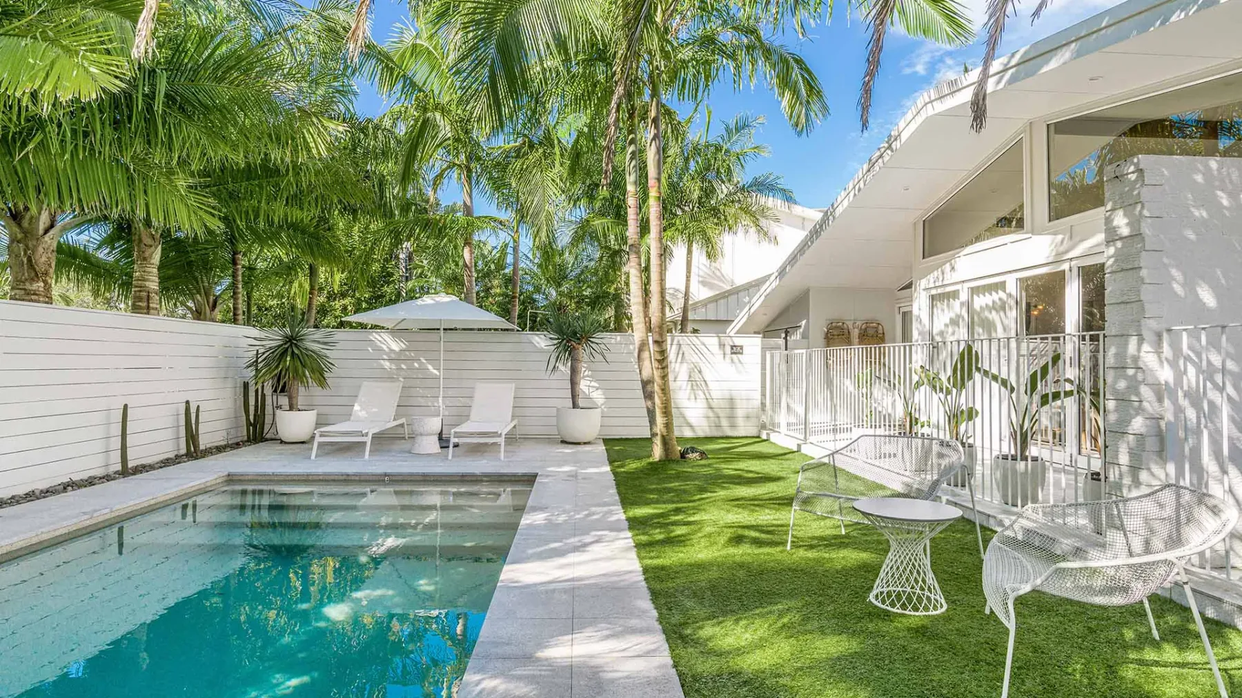 The Chalet – designer 3 BR retreat with pool