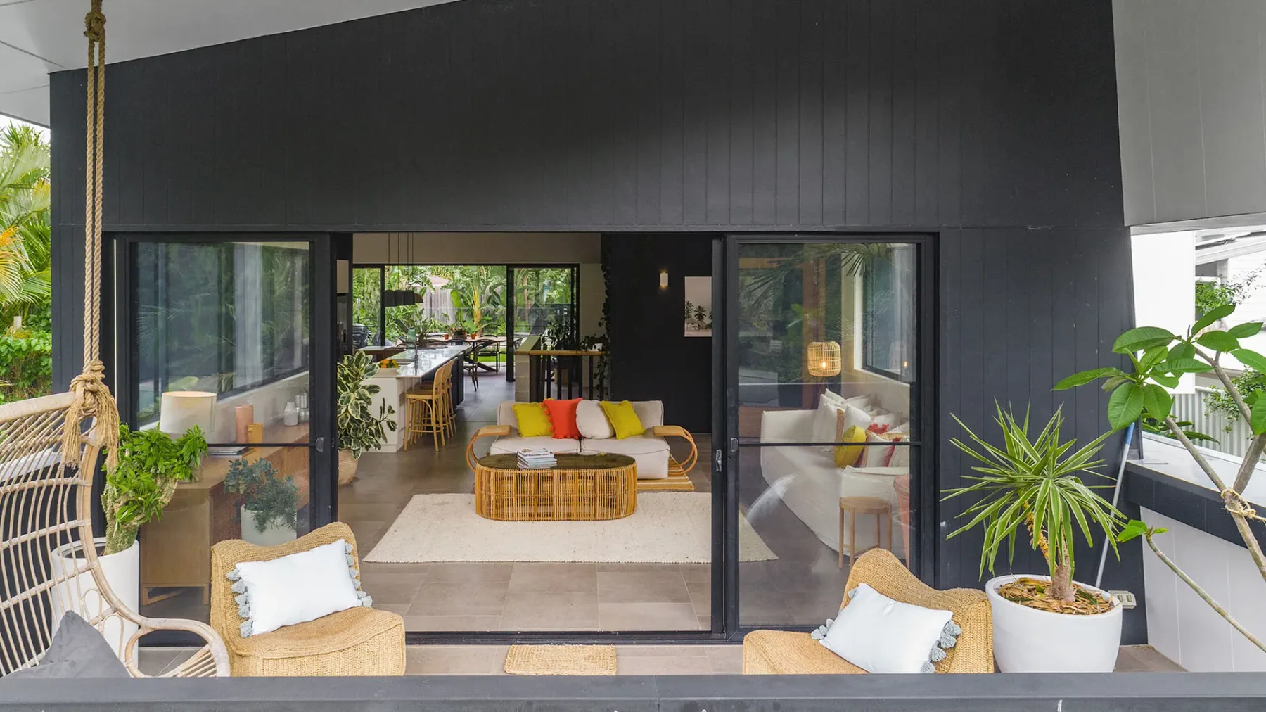 Melaleuca – luxury 4BR retreat with pool