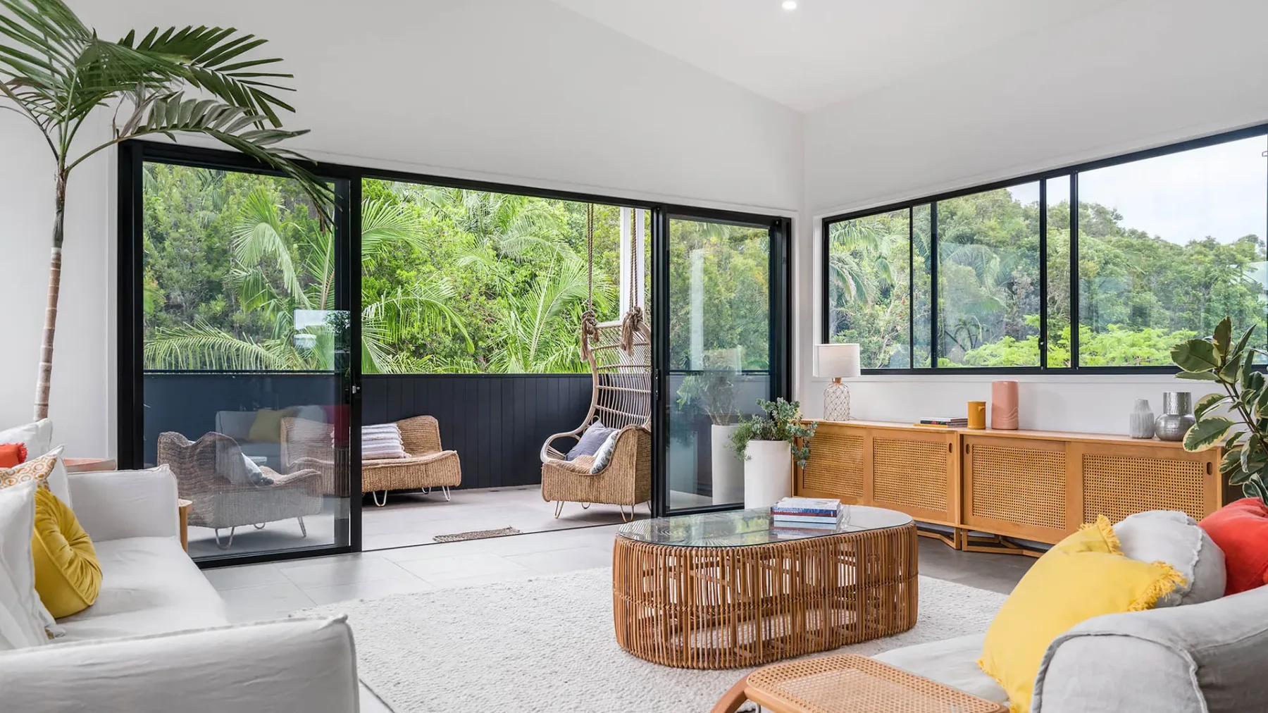 Melaleuca – luxury 4BR retreat with pool