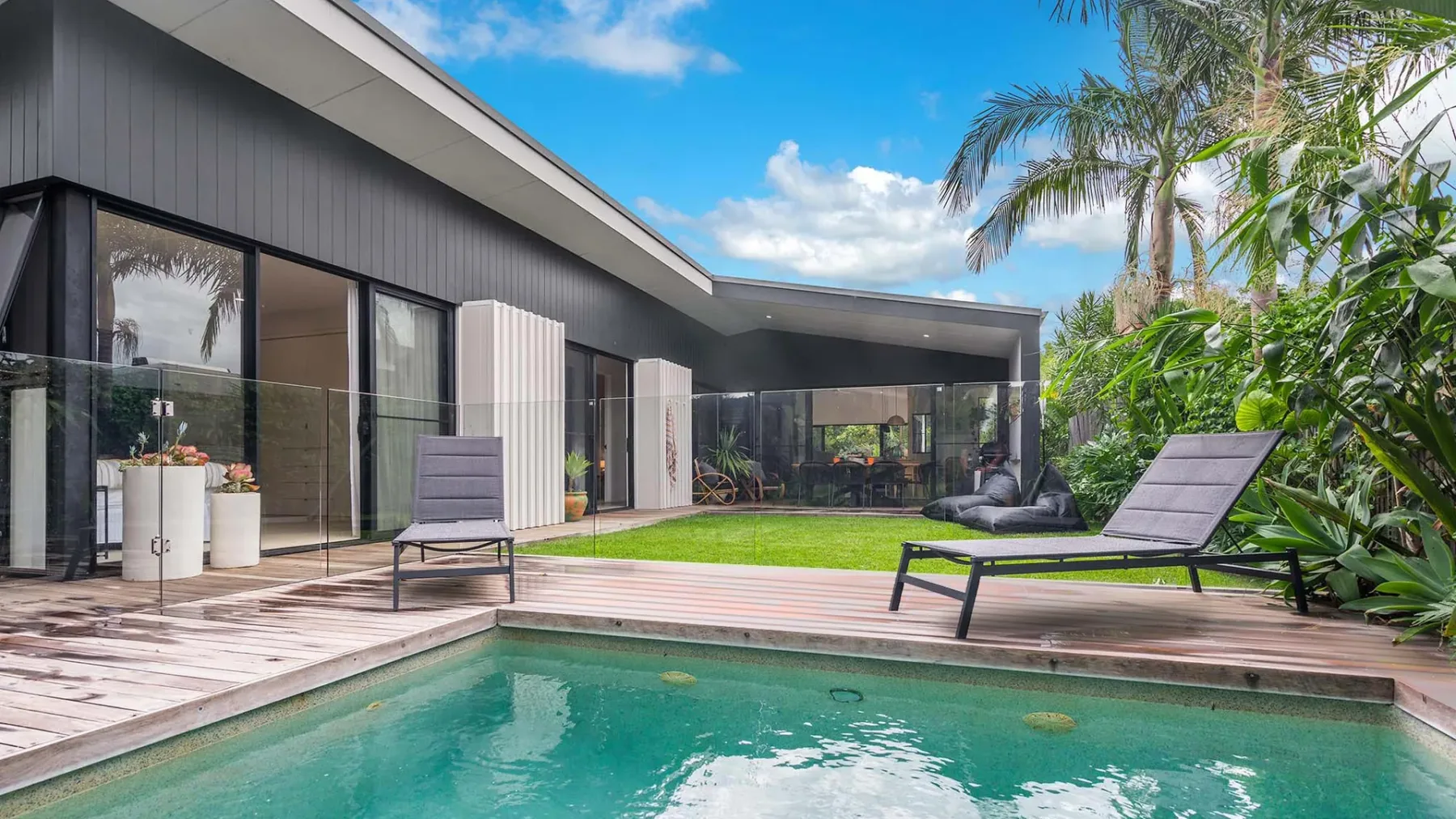 Melaleuca – luxury 4BR retreat with pool