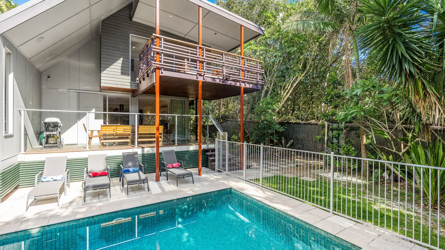 Ariels on the Beach – 4 BR beachfront home w. pool