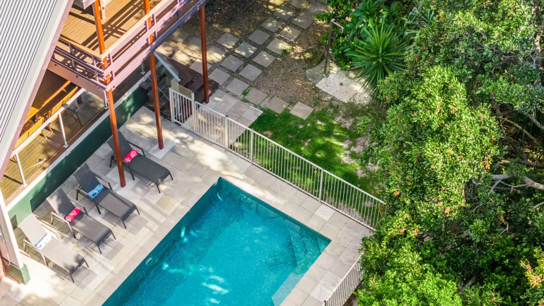 Ariels on the Beach – 4 BR beachfront home w. pool