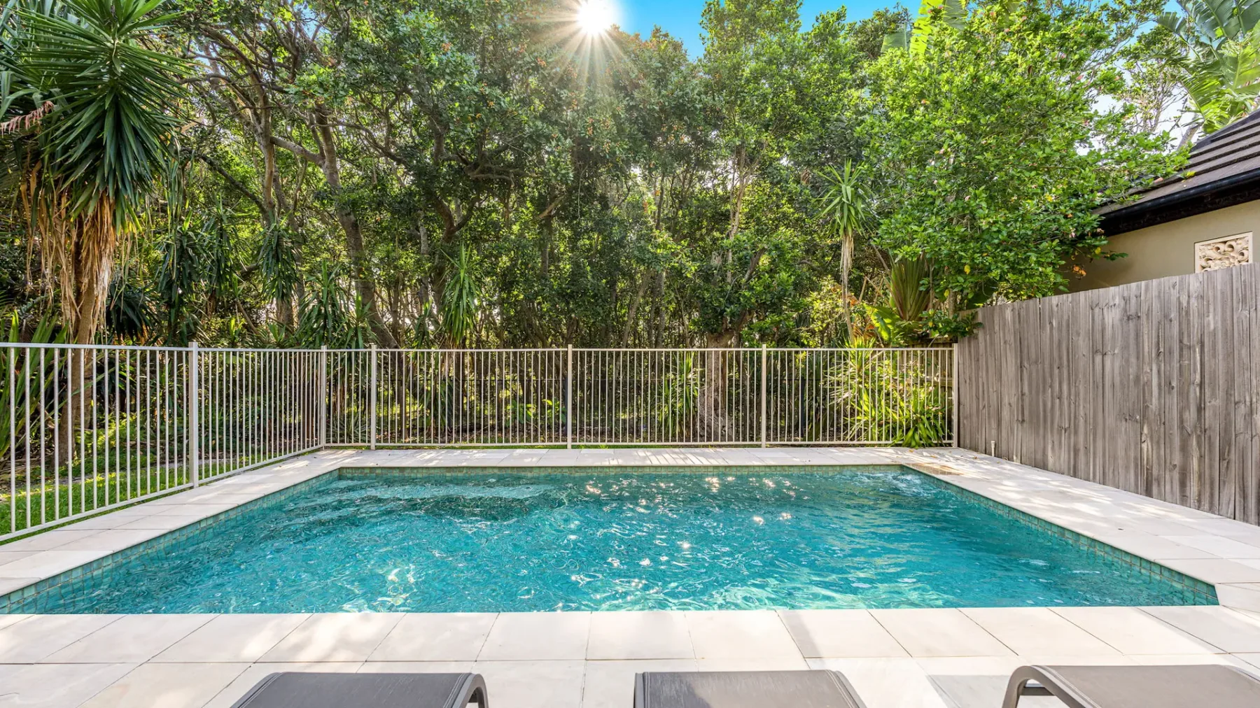 Ariels on the Beach – 4 BR beachfront home w. pool