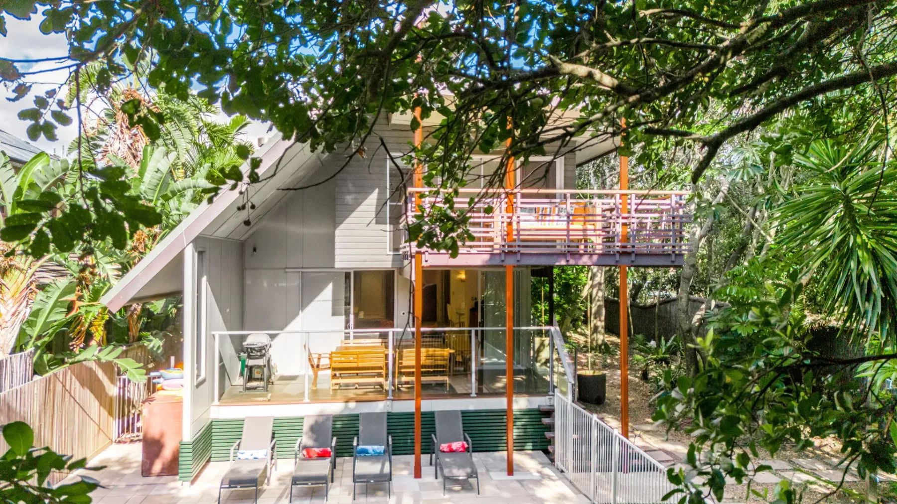 Ariels on the Beach – 4 BR beachfront home w. pool