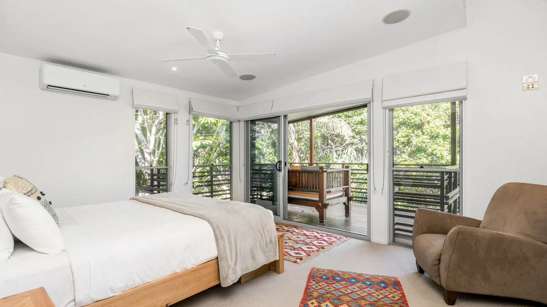 Ariels on the Beach – 4 BR beachfront home w. pool