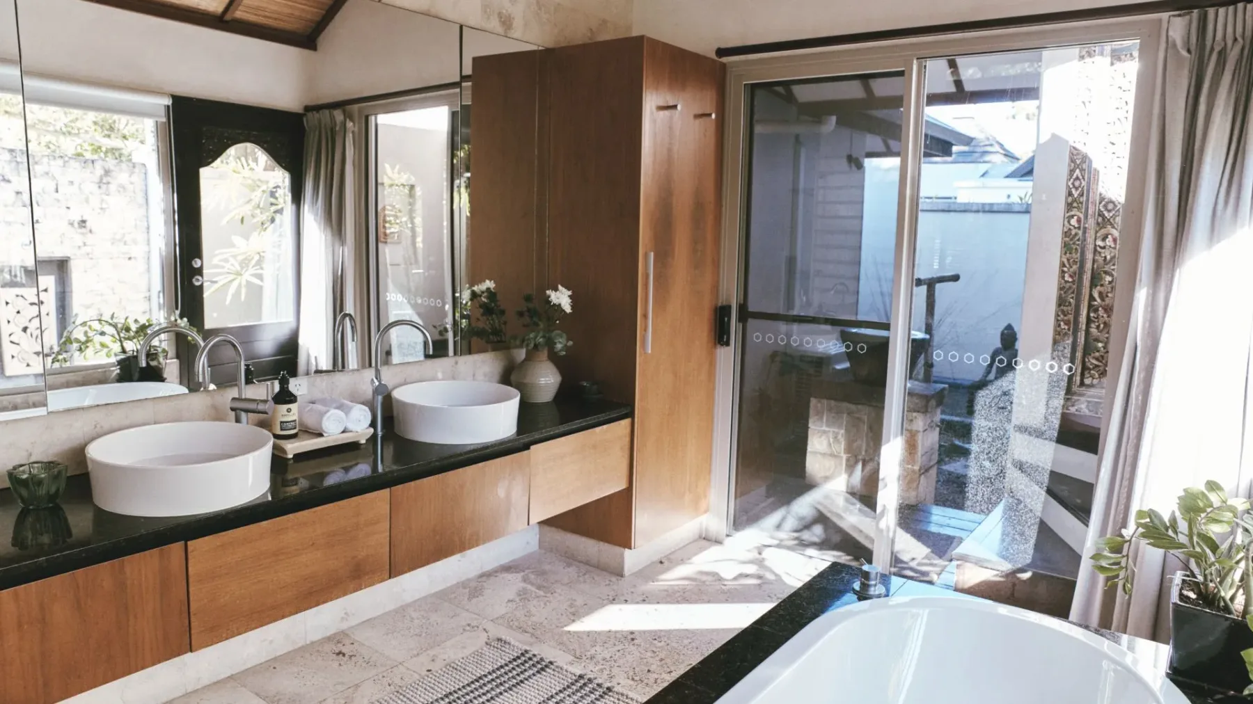Grand Luxe Villa B – 19B Gordon St