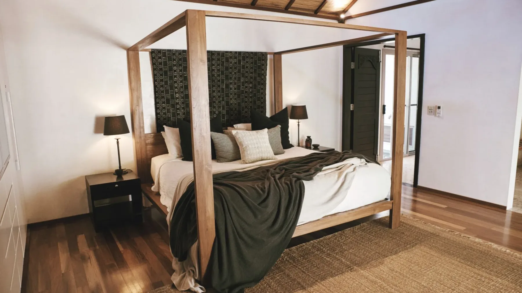 Grand Luxe Villa B – 19B Gordon St