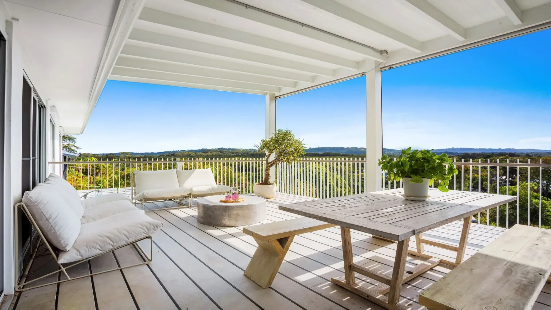 Twilight – hilltop retreat with pool & scenic views
