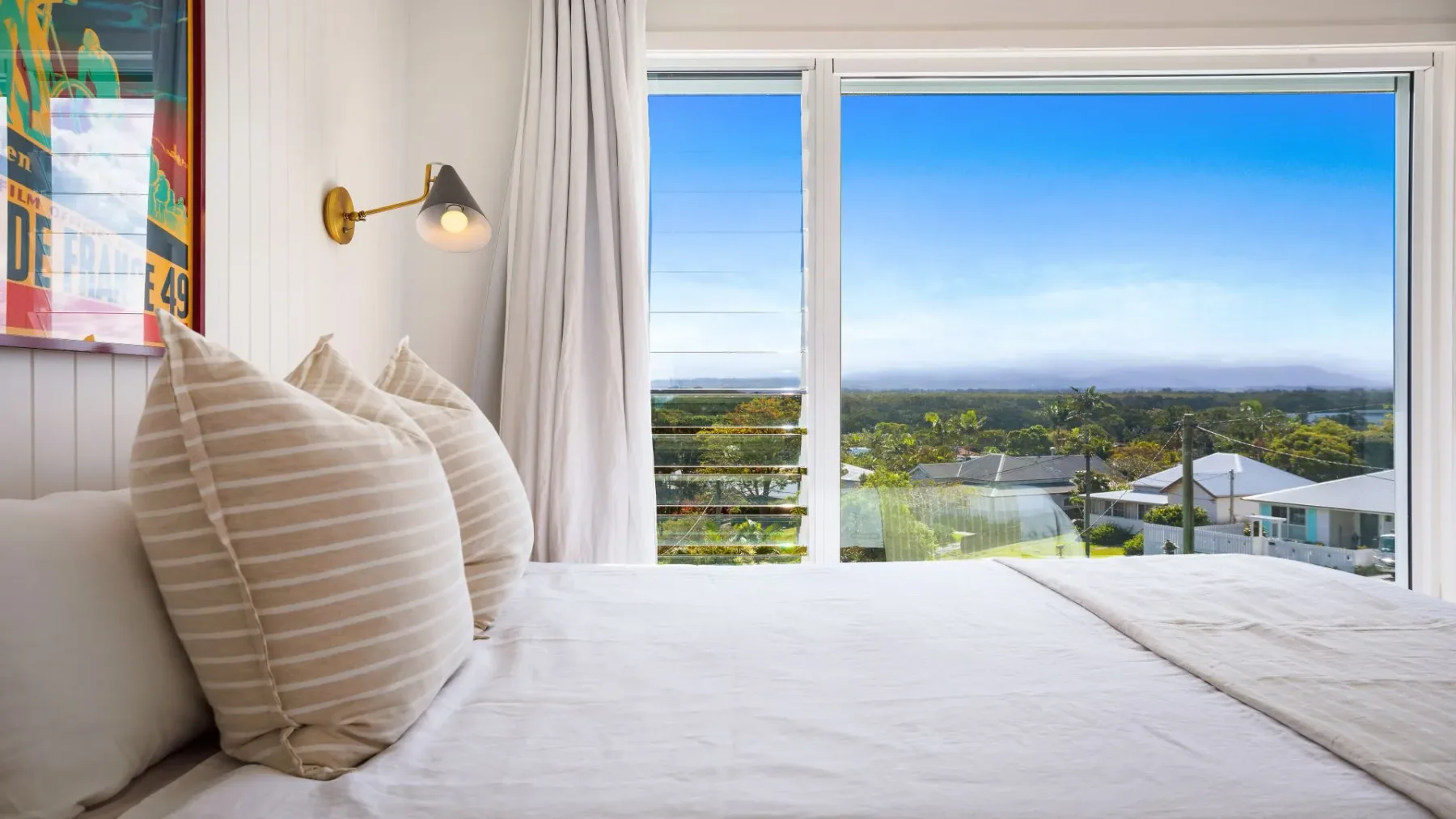 Twilight – hilltop retreat with pool & scenic views