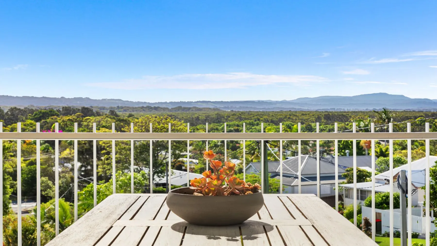 Twilight – hilltop retreat with pool & scenic views