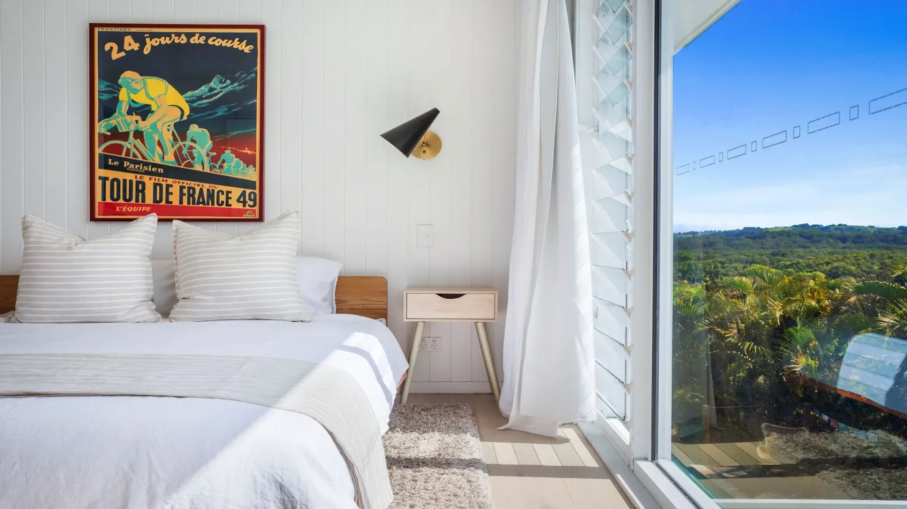 Twilight – hilltop retreat with pool & scenic views
