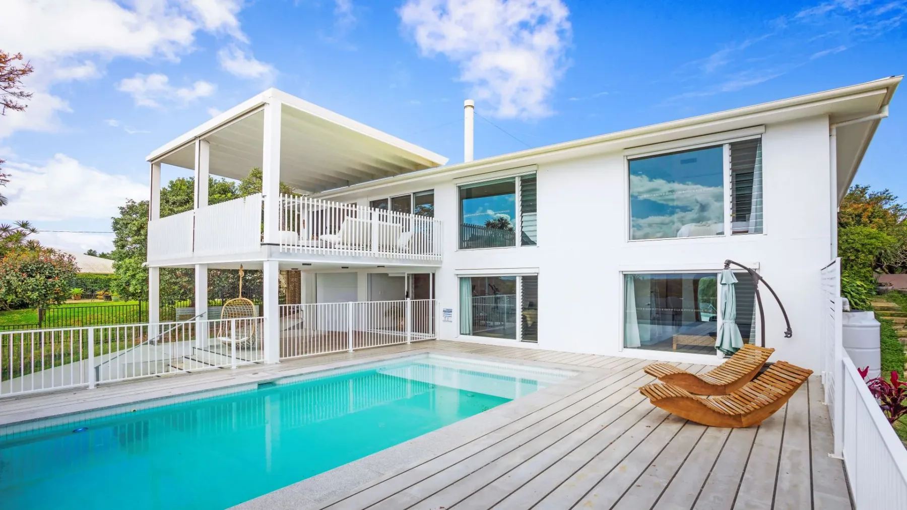 Twilight – hilltop retreat with pool & scenic views