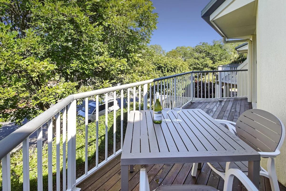 Advance Retreat On Sunrise Beach Noosa