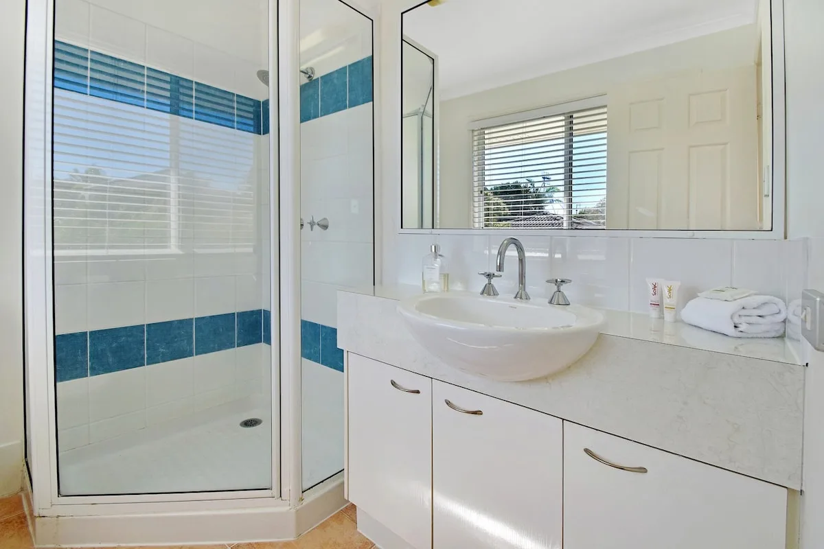 Advance Retreat On Sunrise Beach Noosa