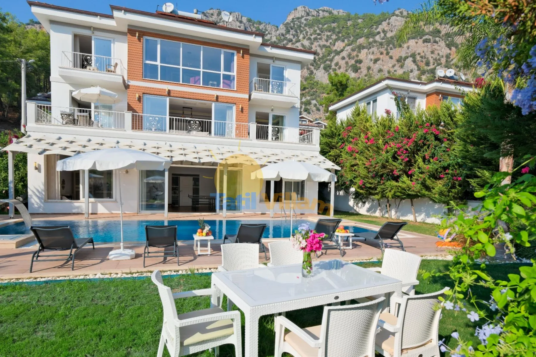 Villa Elya