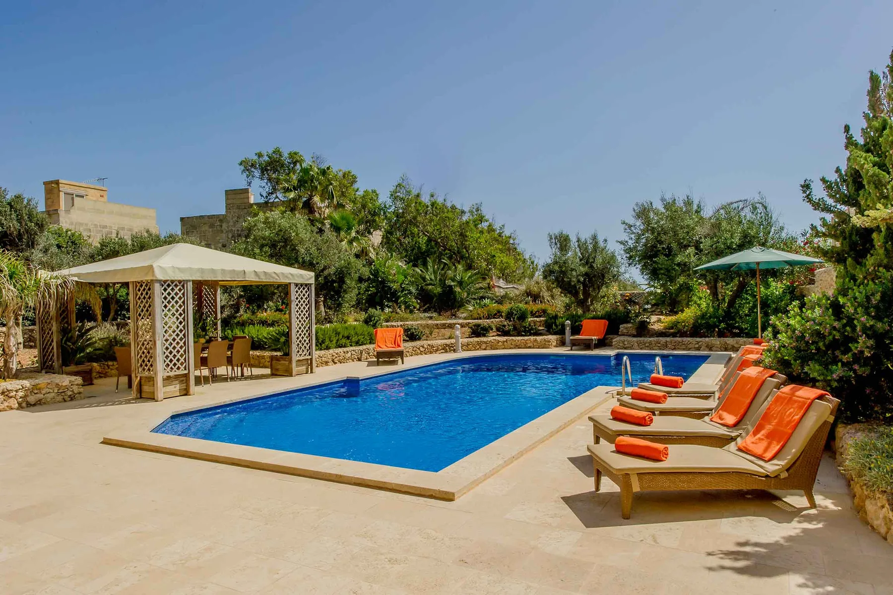 The Almonds Holiday Home
