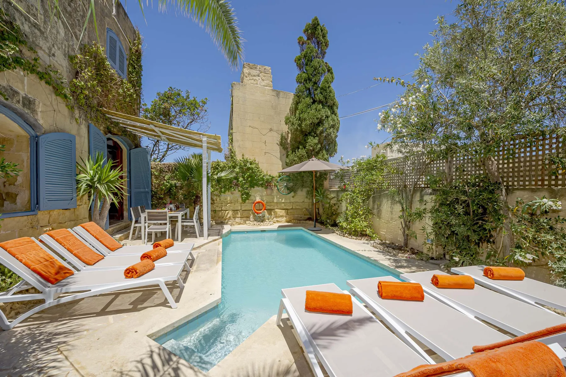 Oleandra Holiday Home