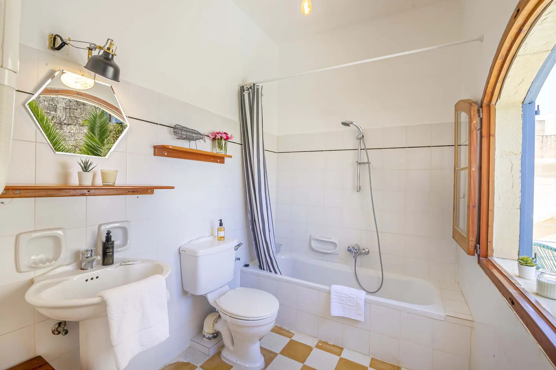 Oleandra Holiday Home
