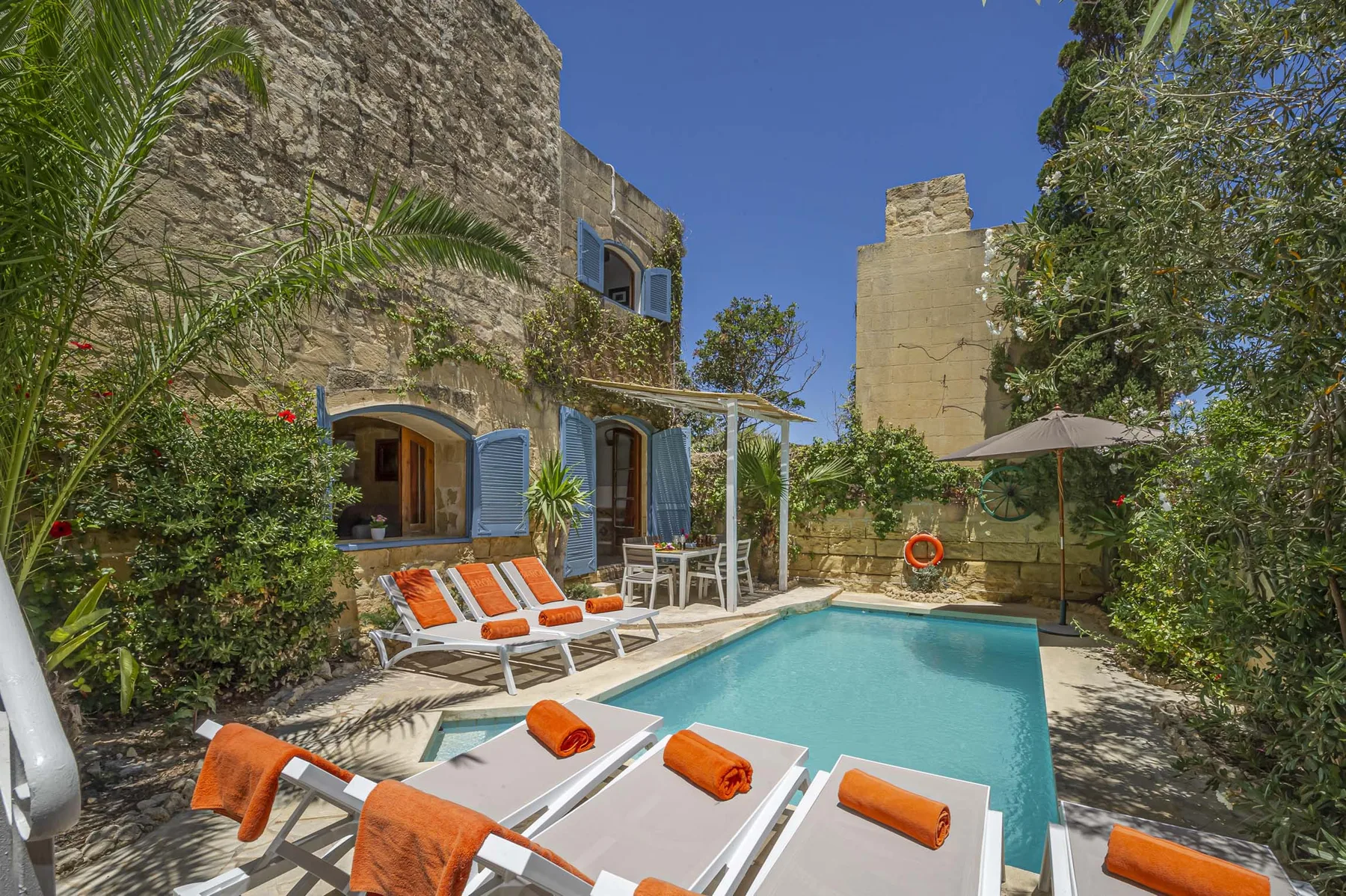 Oleandra Holiday Home