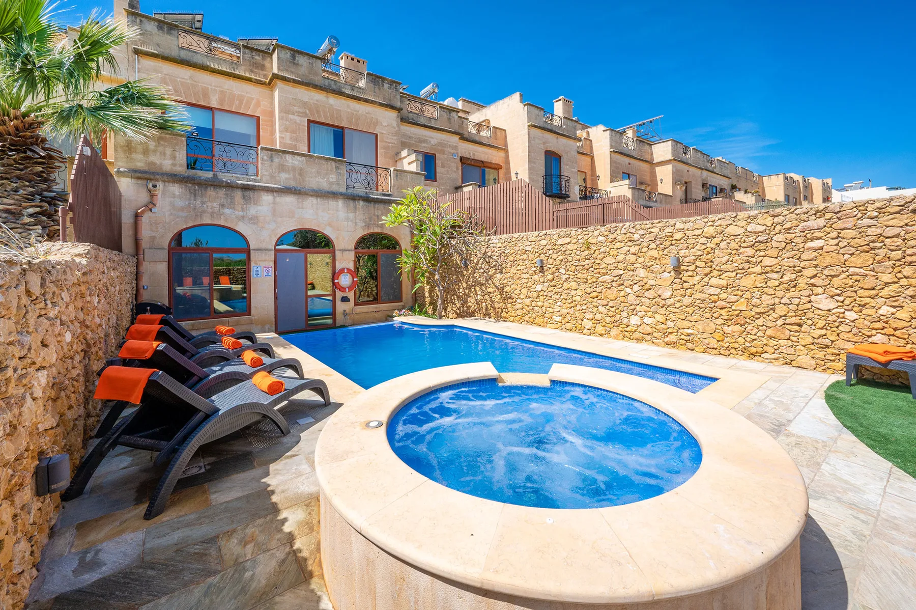 Levecca 2 Holiday Home