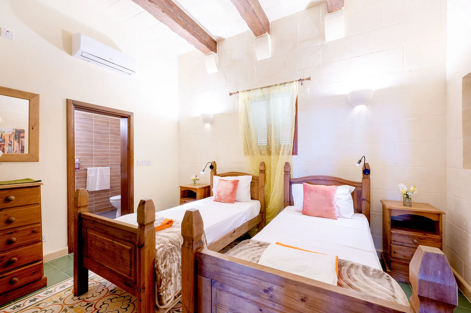 Levecca 2 Holiday Home