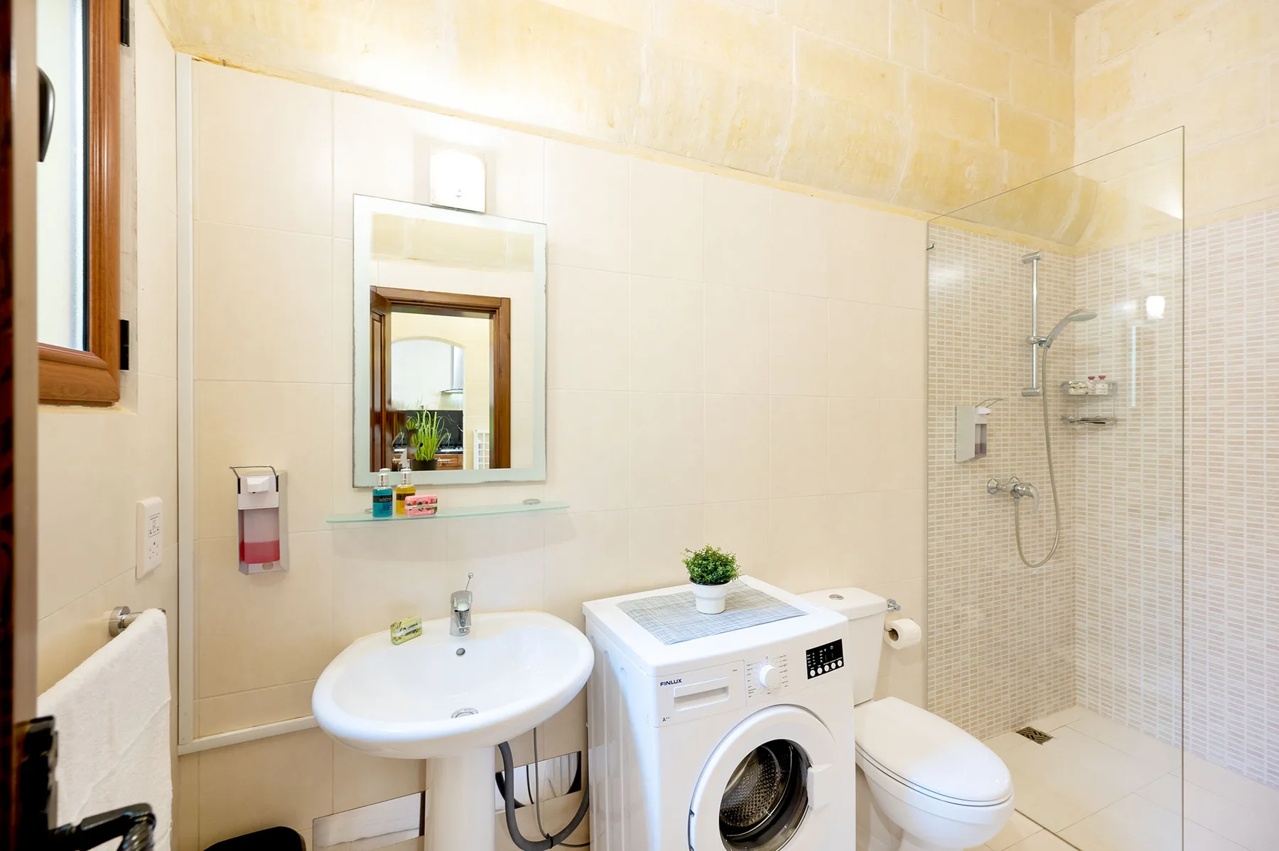 Levecca 2 Holiday Home