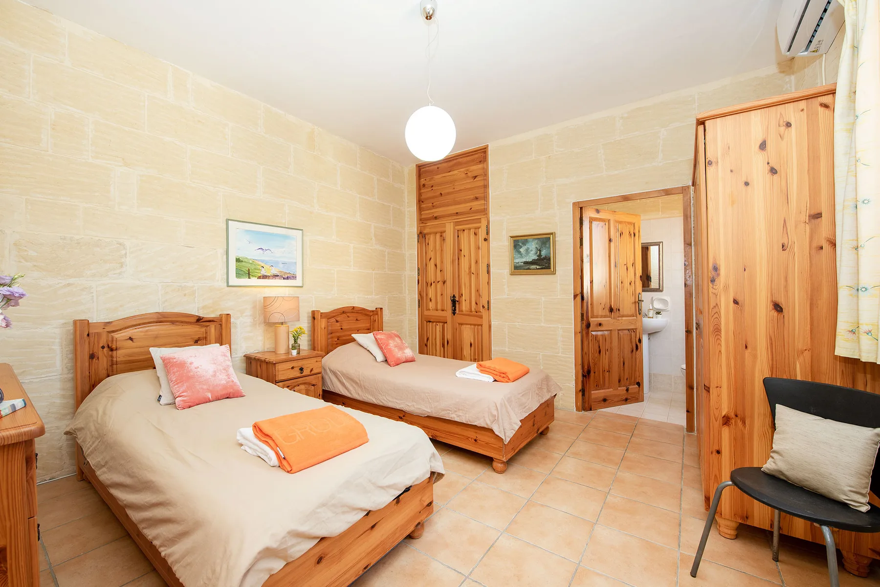 Ta Indri Holiday Home