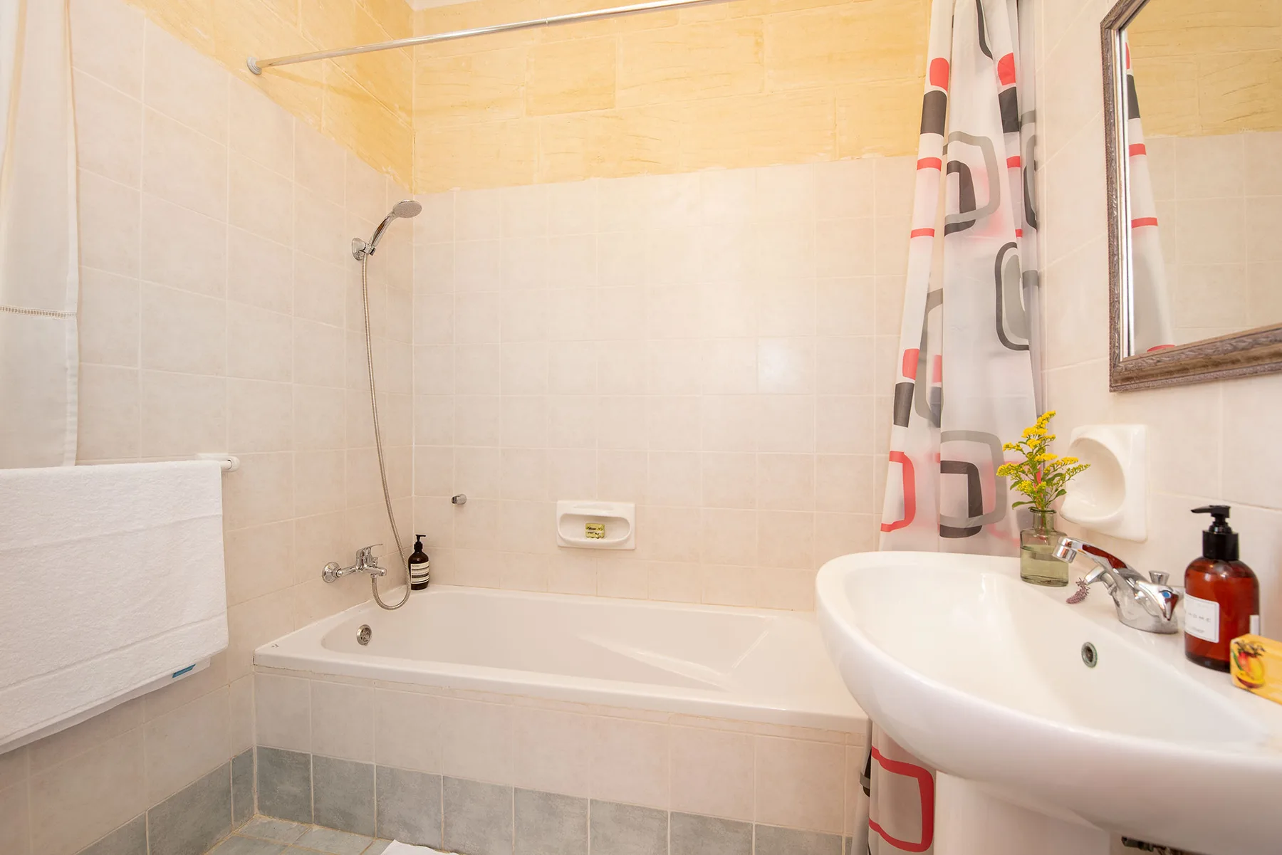 Ta Indri Holiday Home