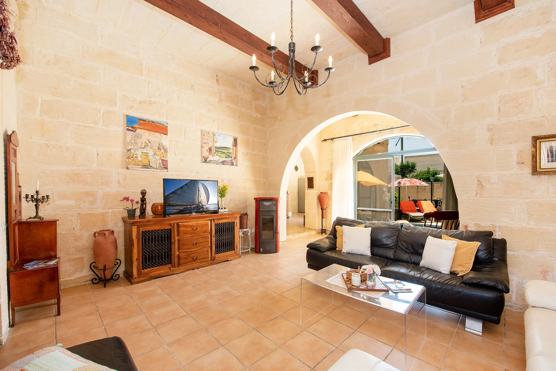 Ta Indri Holiday Home