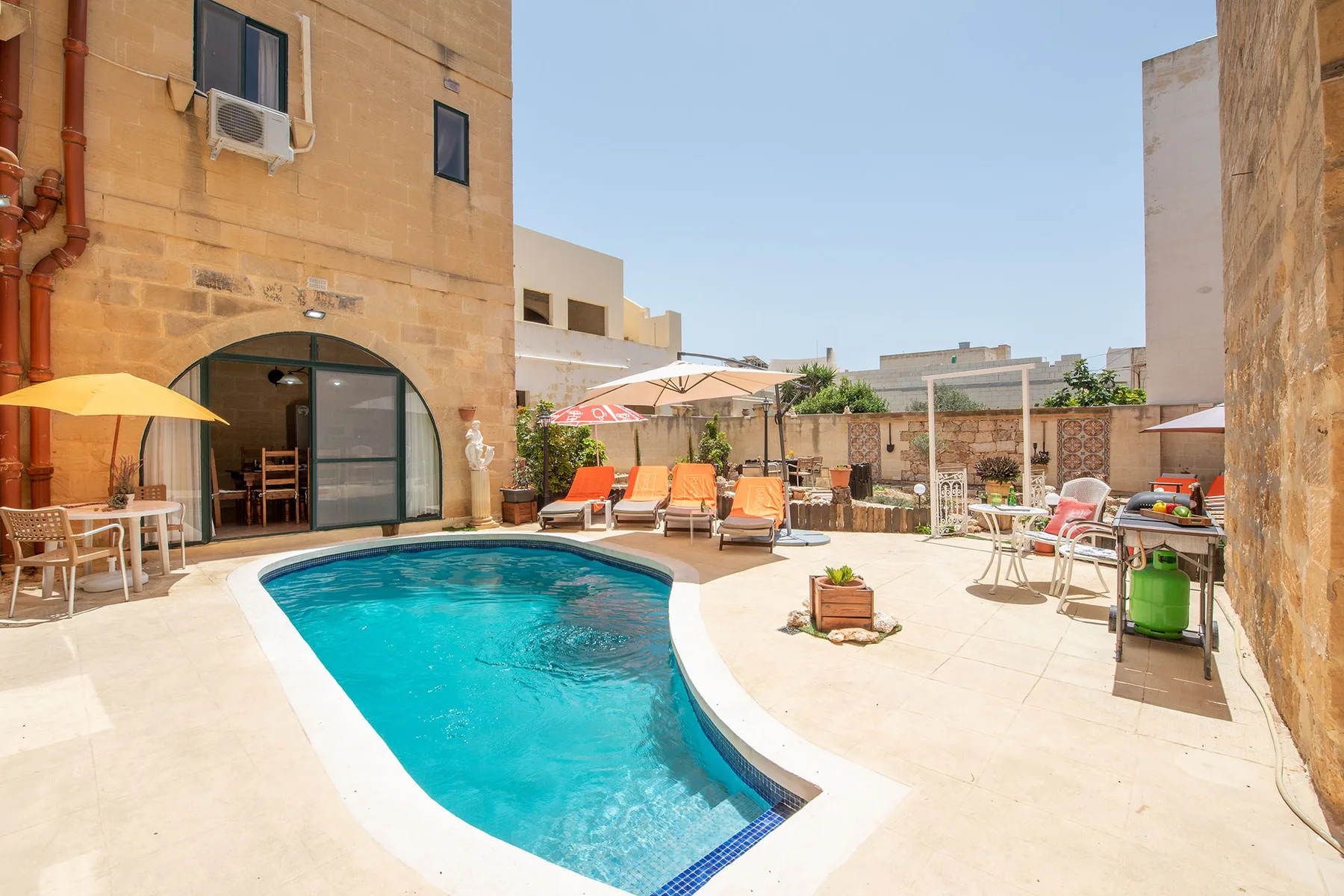 Ta Indri Holiday Home
