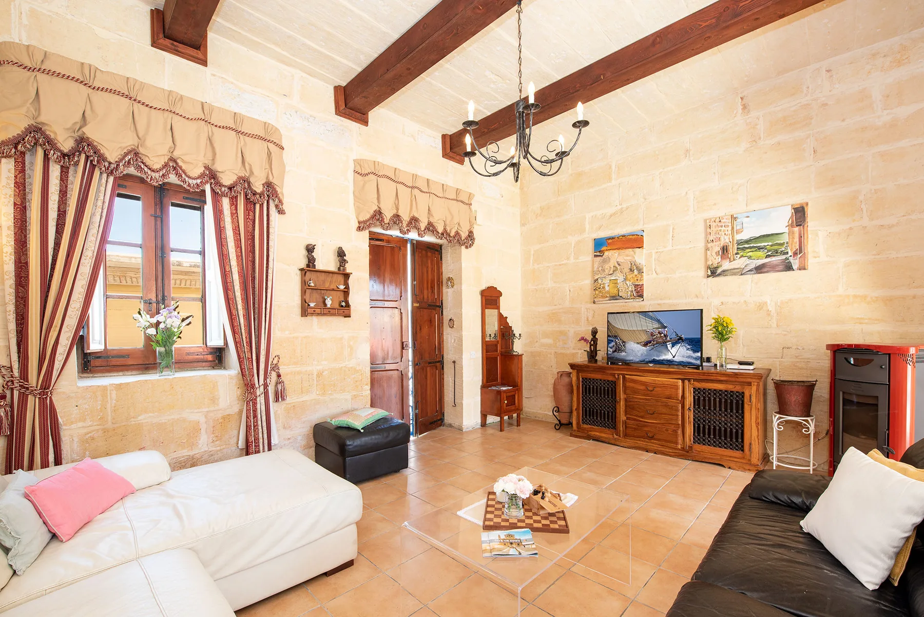 Ta Indri Holiday Home