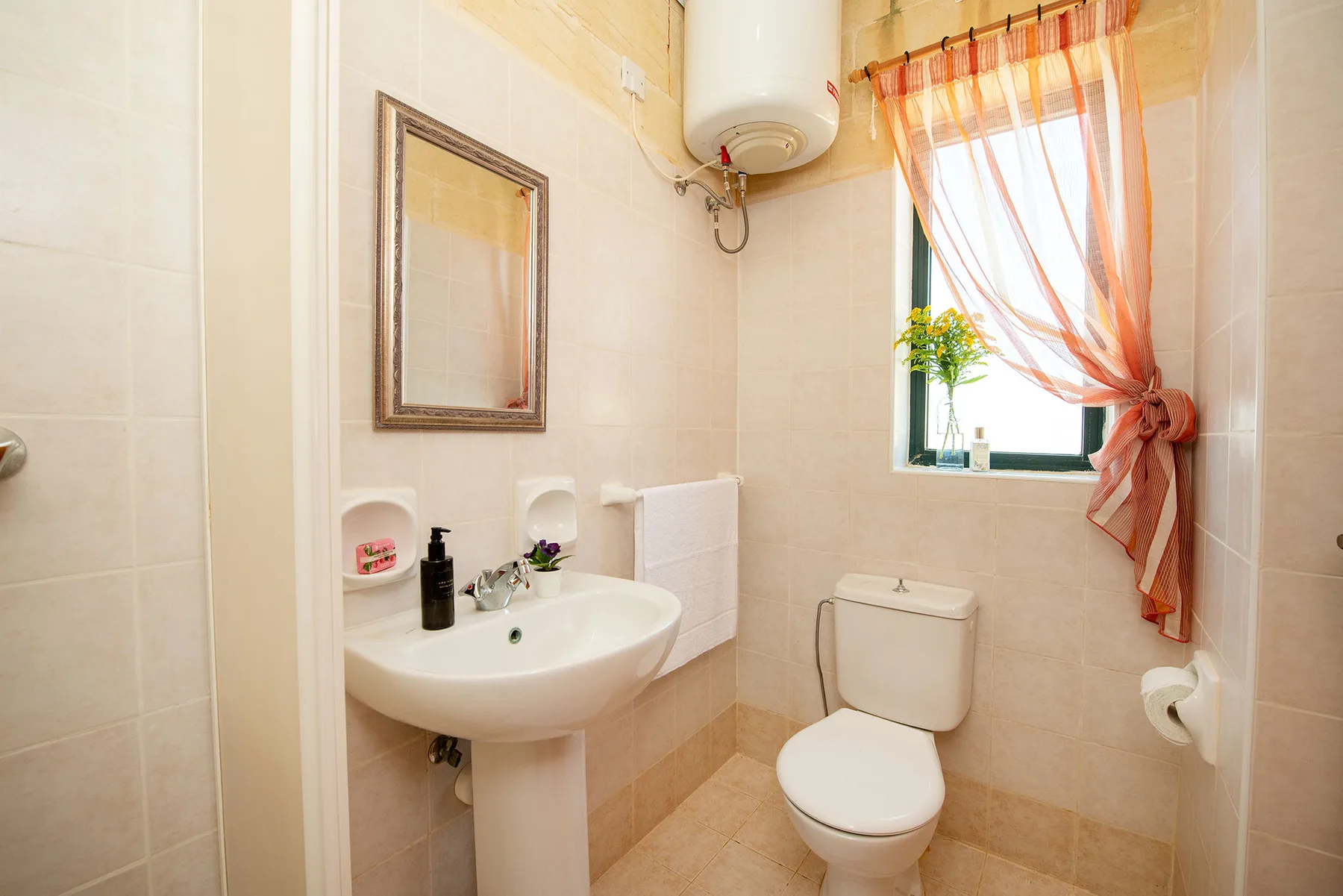 Ta Indri Holiday Home