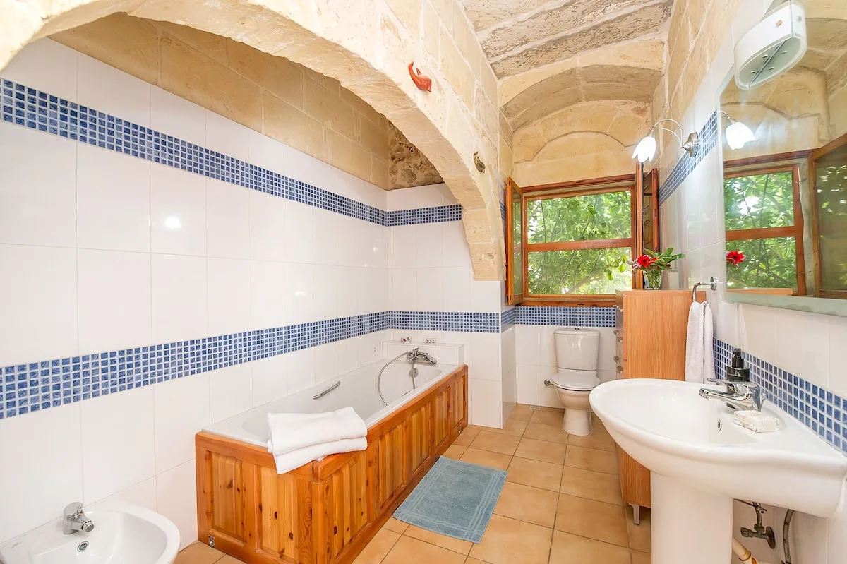 Lellux Holiday Home