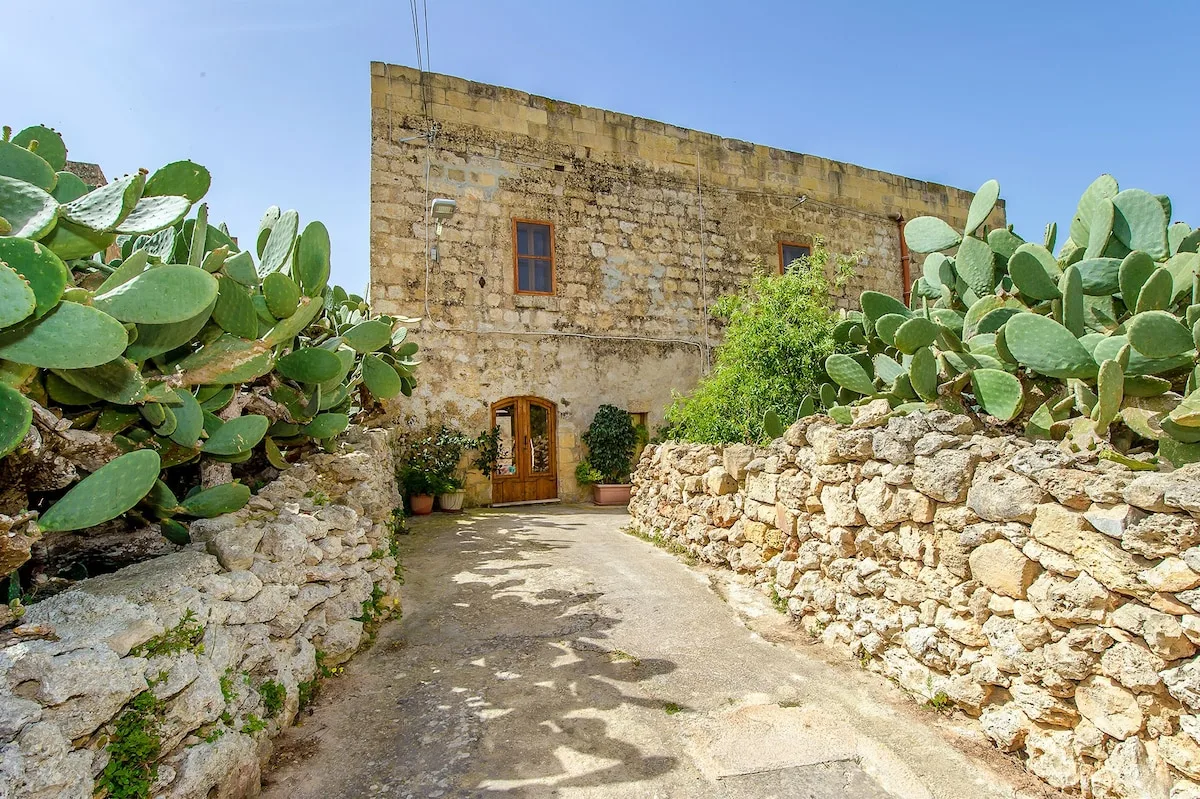 Lellux Holiday Home