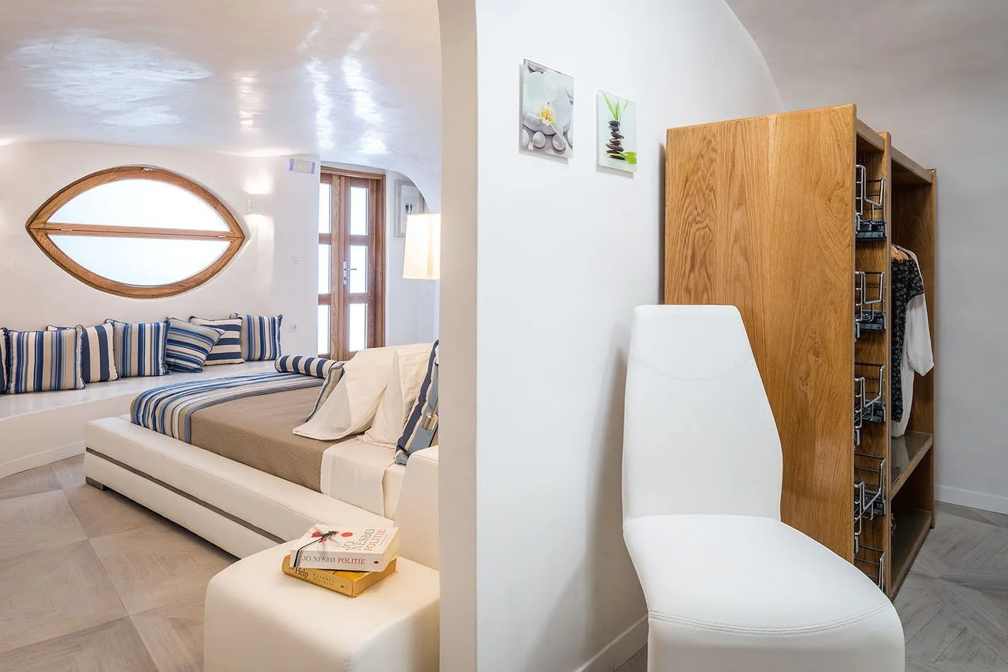 Oliver Villa in Santorini